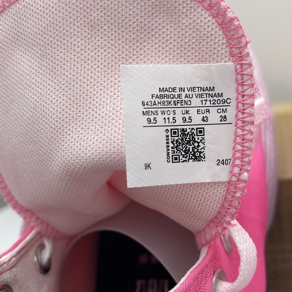 Converse WMNS Chuck Taylor All Star Lift Platform Canvas
WOMEN'S HIGH TOP SHOE - Picture 13 of 16